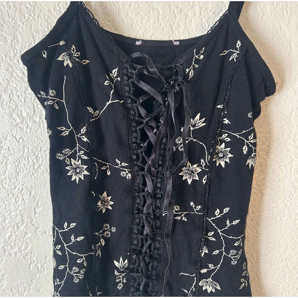 Floral Lace-Up Black Tank Top 🖤